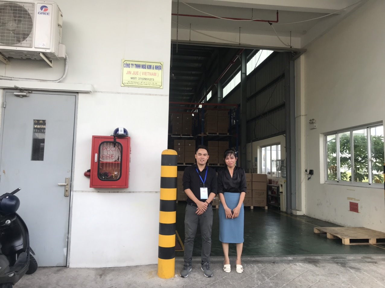 Photo with contacted person